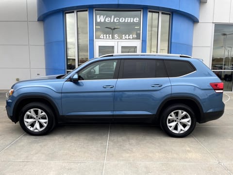 1 image of 2019 Volkswagen Atlas 3.6L V6 SE w/Technology