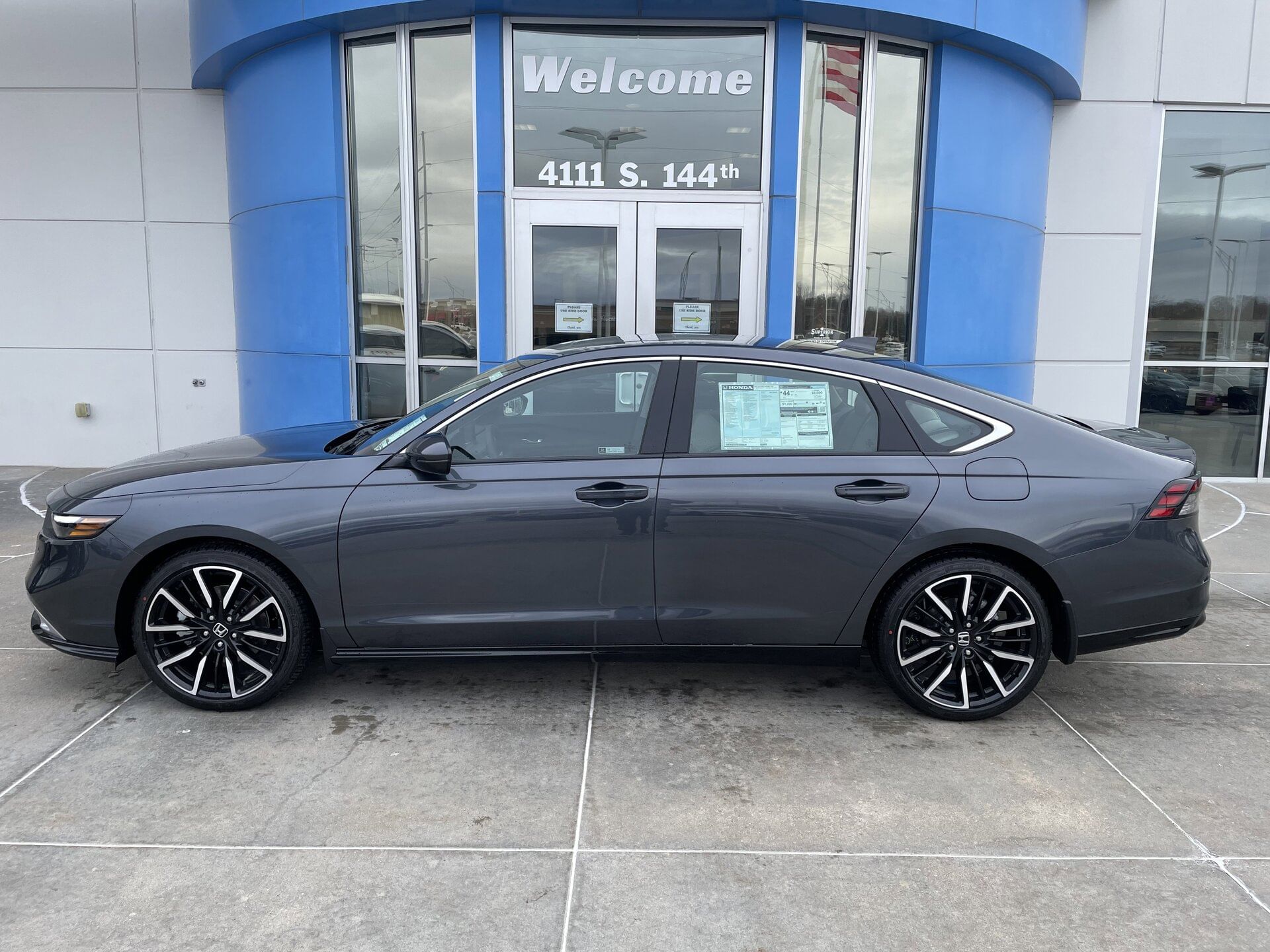 2025 Honda Accord Hybrid Touring's photo