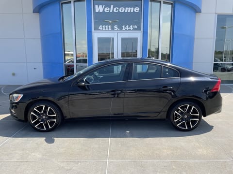 1 image of 2017 Volvo S60 Dynamic
