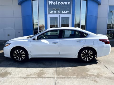 1 image of 2018 Nissan Altima 2.5 SV