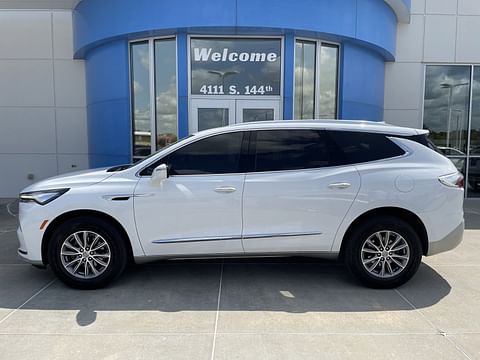 1 image of 2023 Buick Enclave Essence