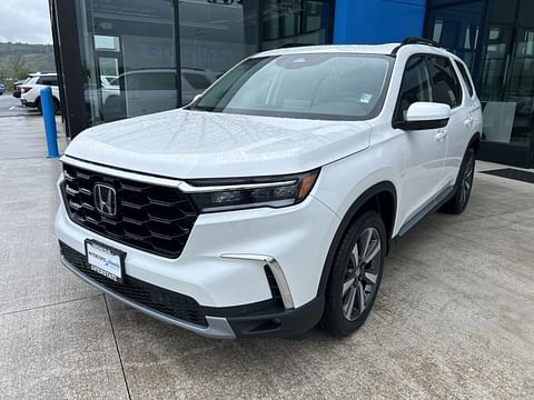 1 image of 2025 Honda Pilot Touring