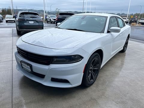 1 image of 2018 Dodge Charger SXT