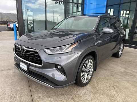 1 image of 2021 Toyota Highlander Platinum