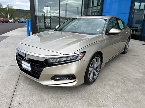 1 image of 2018 Honda Accord Touring 2.0T