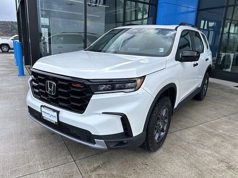 1 image of 2025 Honda Pilot TrailSport