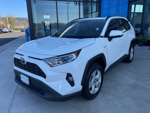1 image of 2021 Toyota RAV4 Hybrid XLE