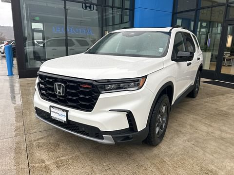 1 image of 2025 Honda Pilot TrailSport