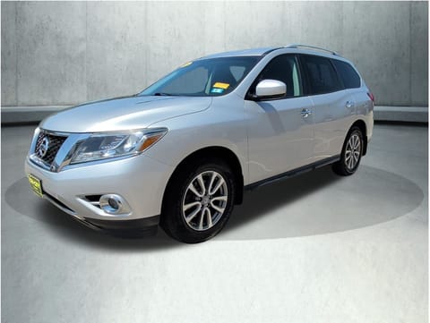 1 image of 2015 Nissan Pathfinder SV