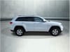 8 thumbnail image of  2016 Jeep Grand Cherokee Laredo