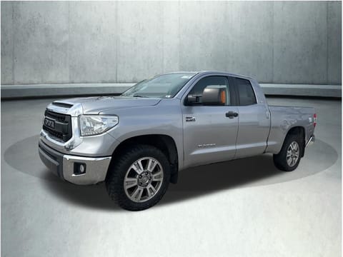 1 image of 2016 Toyota Tundra SR5