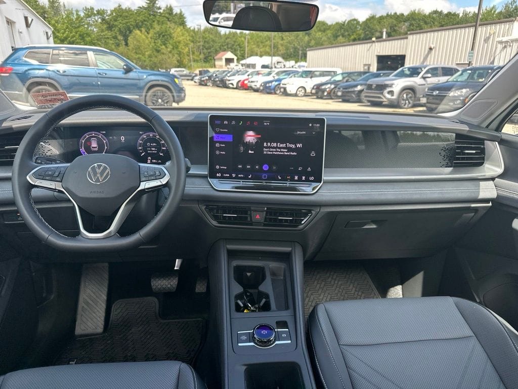 2026 Volkswagen Tiguan SE - Photo 12