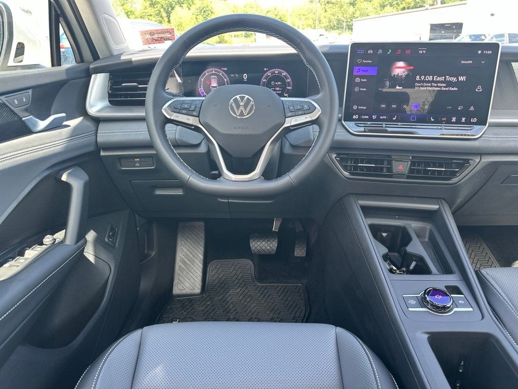 2026 Volkswagen Tiguan SE - Photo 13