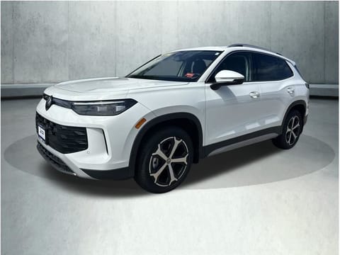 1 image of 2026 Volkswagen Tiguan 2.0T SE