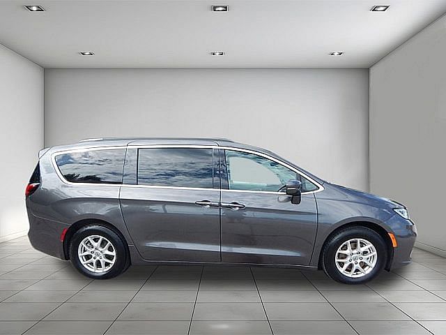 Used 2022 Chrysler Pacifica Touring L with VIN 2C4RC1BG7NR134225 for sale in Kansas City