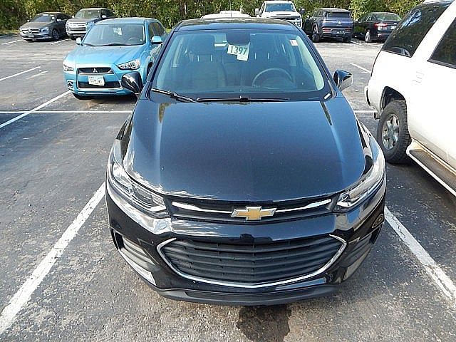 Used 2017 Chevrolet Trax LS with VIN 3GNCJKSB0HL180333 for sale in Kansas City