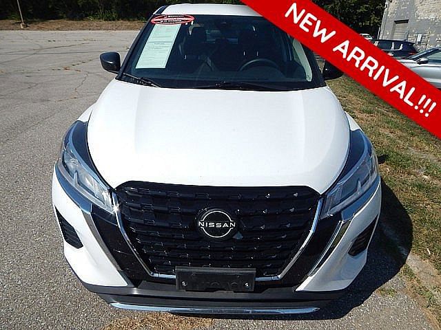 Used 2022 Nissan Kicks S with VIN 3N1CP5BV5NL502840 for sale in Kansas City, MO