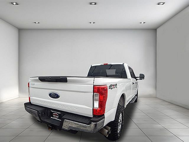 Used 2018 Ford F-250 Super Duty XLT with VIN 1FT7W2BT8JEB12758 for sale in Kansas City