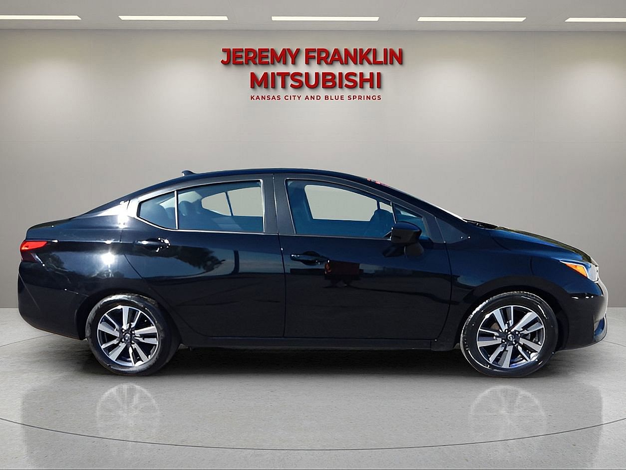 Used 2023 Nissan Versa Sedan SV with VIN 3N1CN8EV8PL862710 for sale in Kansas City