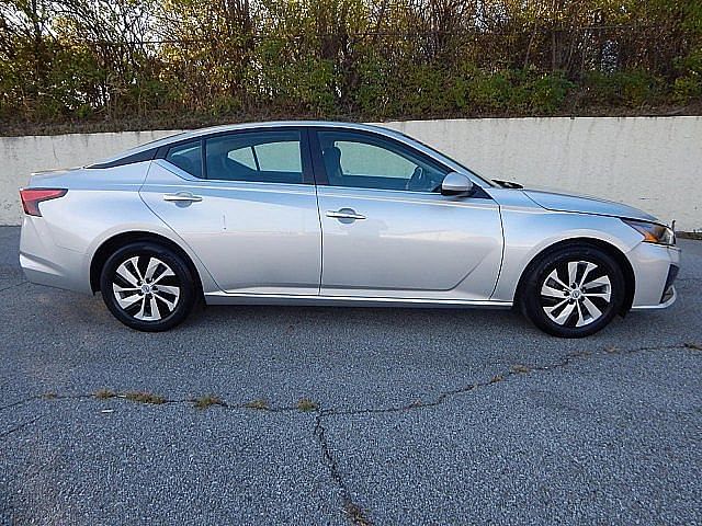 Used 2023 Nissan Altima S with VIN 1N4BL4BV0PN373610 for sale in Kansas City