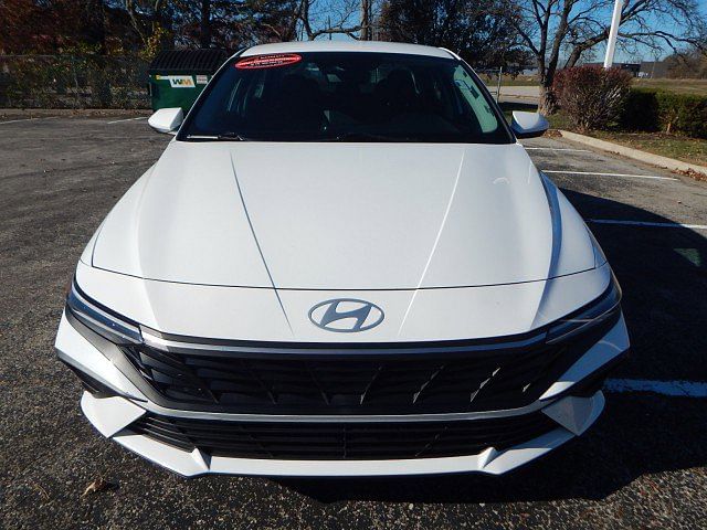 2024 Hyundai Elantra SEL photo 10