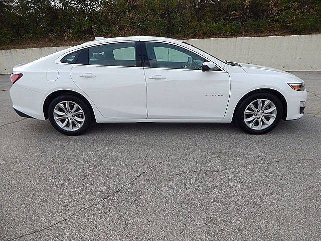 Used 2022 Chevrolet Malibu 1LT with VIN 1G1ZD5ST3NF135938 for sale in Kansas City