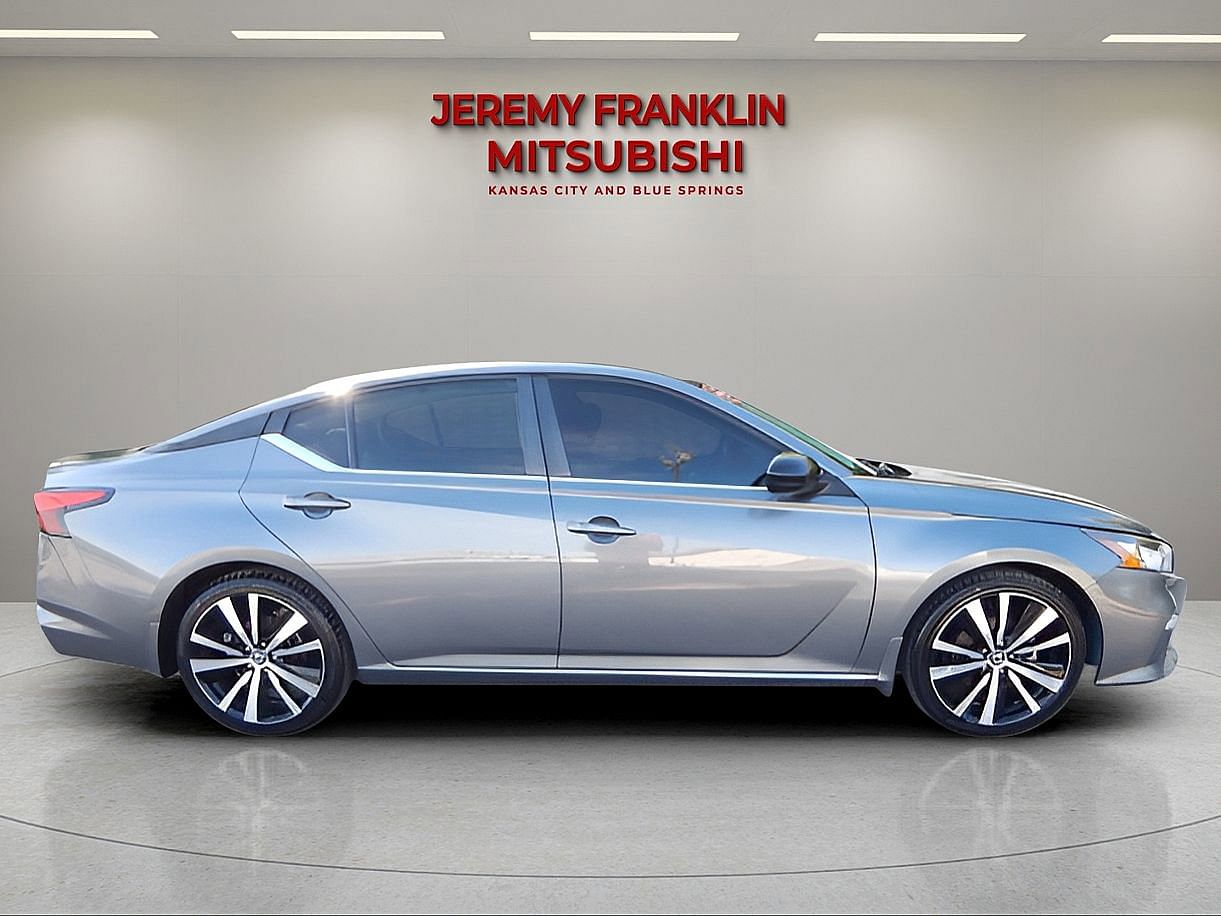 Used 2020 Nissan Altima SR with VIN 1N4BL4CV1LC170455 for sale in Kansas City