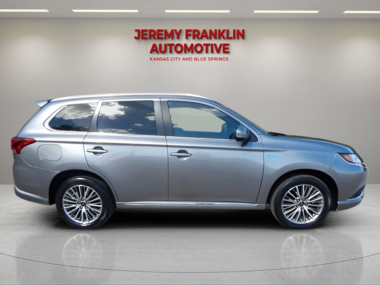 Used 2020 Mitsubishi Outlander SEL with VIN JA4J24A52LZ009356 for sale in Kansas City