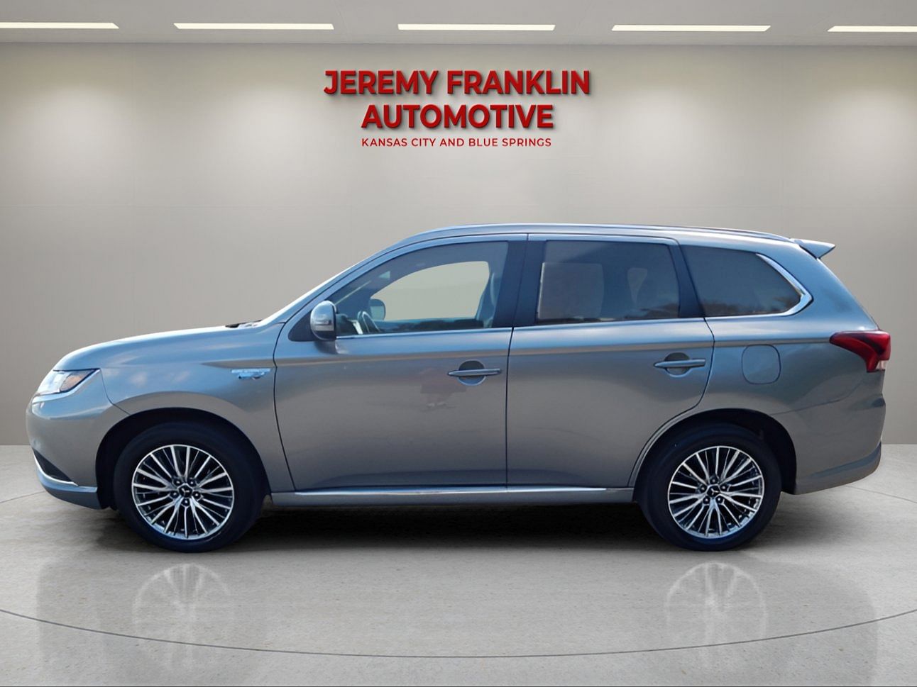 Used 2020 Mitsubishi Outlander SEL with VIN JA4J24A52LZ009356 for sale in Kansas City