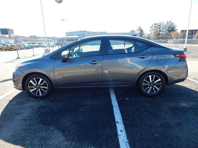 2021 Nissan Versa Sedan SV photo 9