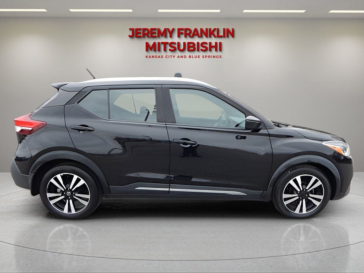 Used 2020 Nissan Kicks SR with VIN 3N1CP5DV8LL477104 for sale in Kansas City