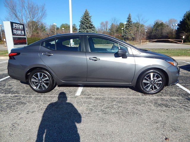 2021 Nissan Versa Sedan SV photo 2