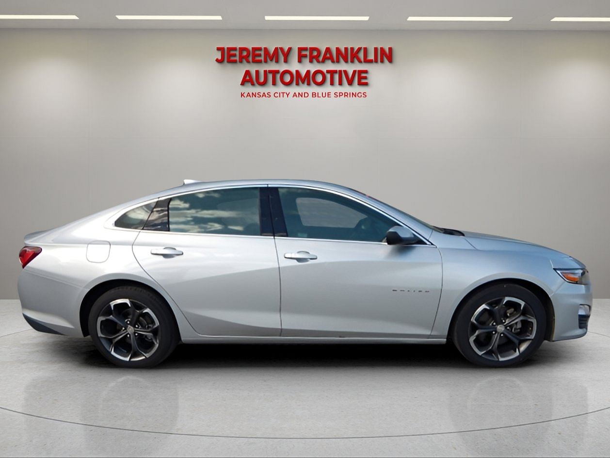 Used 2022 Chevrolet Malibu 1LT with VIN 1G1ZD5ST5NF147847 for sale in Kansas City