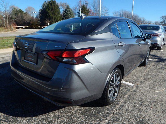 2021 Nissan Versa Sedan SV photo 3