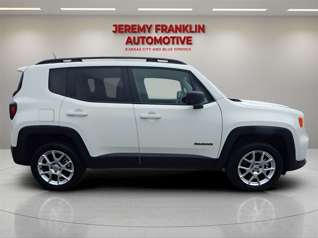 Used 2022 Jeep Renegade Sport with VIN ZACNJDA10NPN68930 for sale in Kansas City