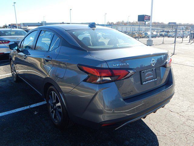 2021 Nissan Versa Sedan SV photo 8