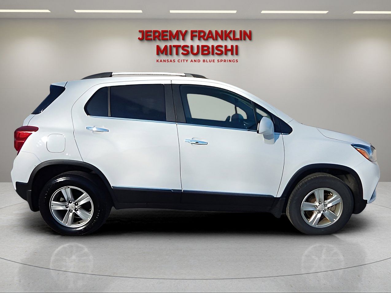 Used 2019 Chevrolet Trax LT with VIN KL7CJPSBXKB806465 for sale in Kansas City