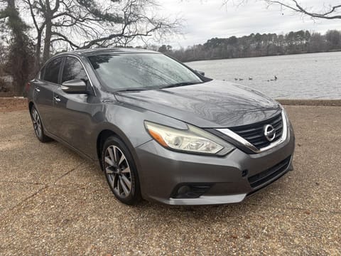 1 image of 2016 Nissan Altima 2.5 SL