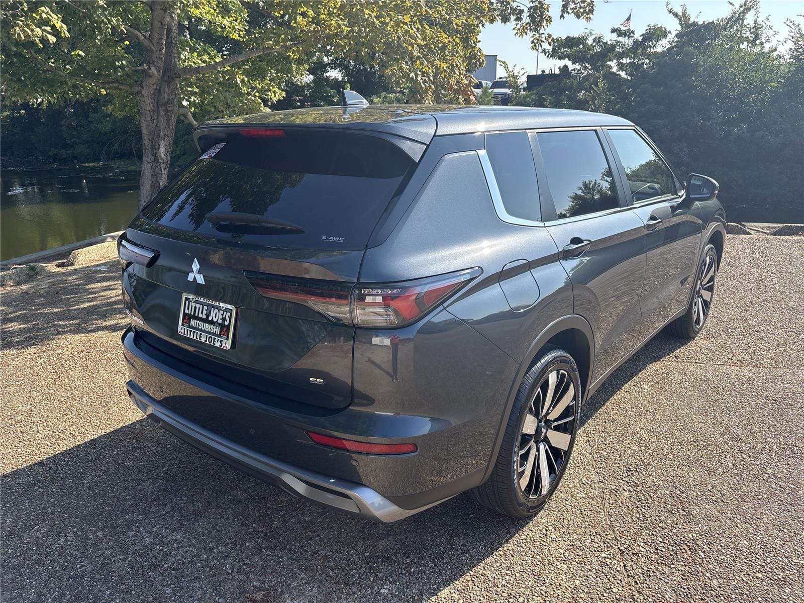 2025 Mitsubishi Outlander SE