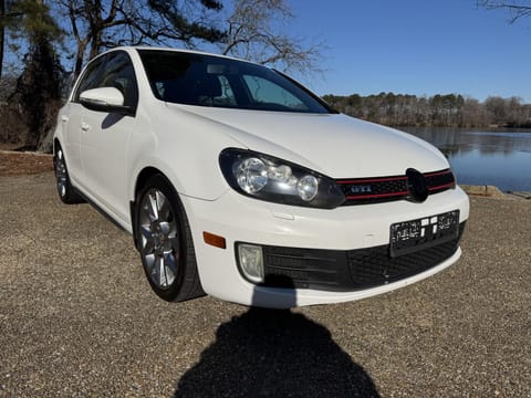 1 image of 2013 Volkswagen GTI Wolfsburg