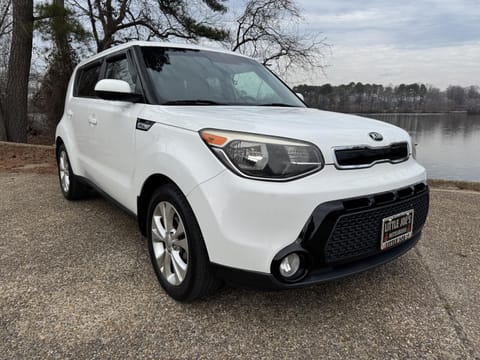 1 image of 2016 Kia Soul +