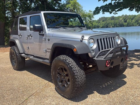 1 image of 2017 Jeep Wrangler Unlimited Sport