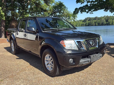1 image of 2017 Nissan Frontier SL