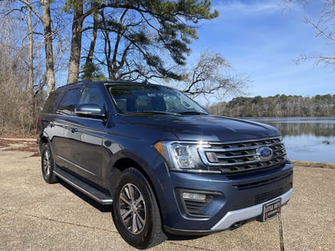 1 image of 2018 Ford Expedition XLT