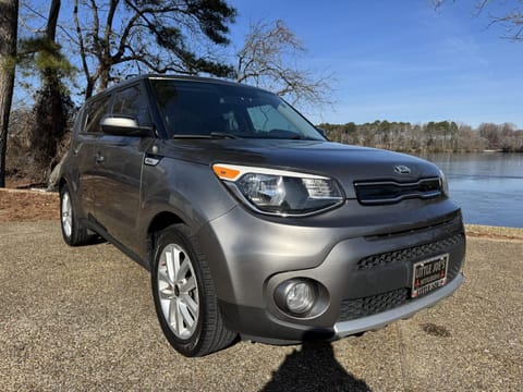 1 image of 2018 Kia Soul +