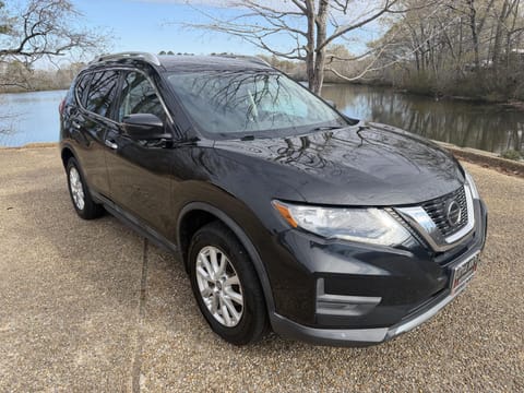 1 image of 2018 Nissan Rogue SV