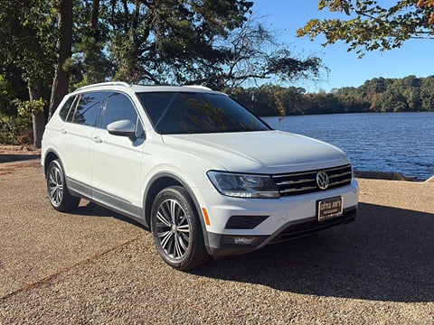 1 image of 2018 Volkswagen Tiguan SEL