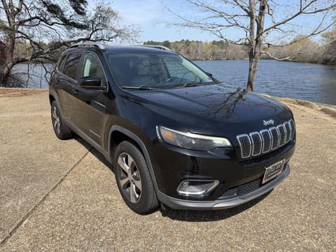 1 image of 2019 Jeep Cherokee Limited