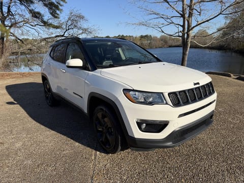 1 image of 2019 Jeep Compass Altitude