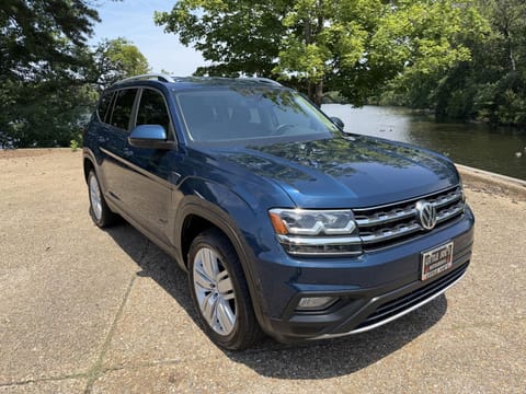 1 image of 2019 Volkswagen Atlas 3.6L V6 SE w/Technology